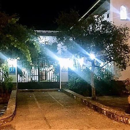 Hotel Cortijo Las Grullas Беналуп Касас Виехас Екстериор снимка