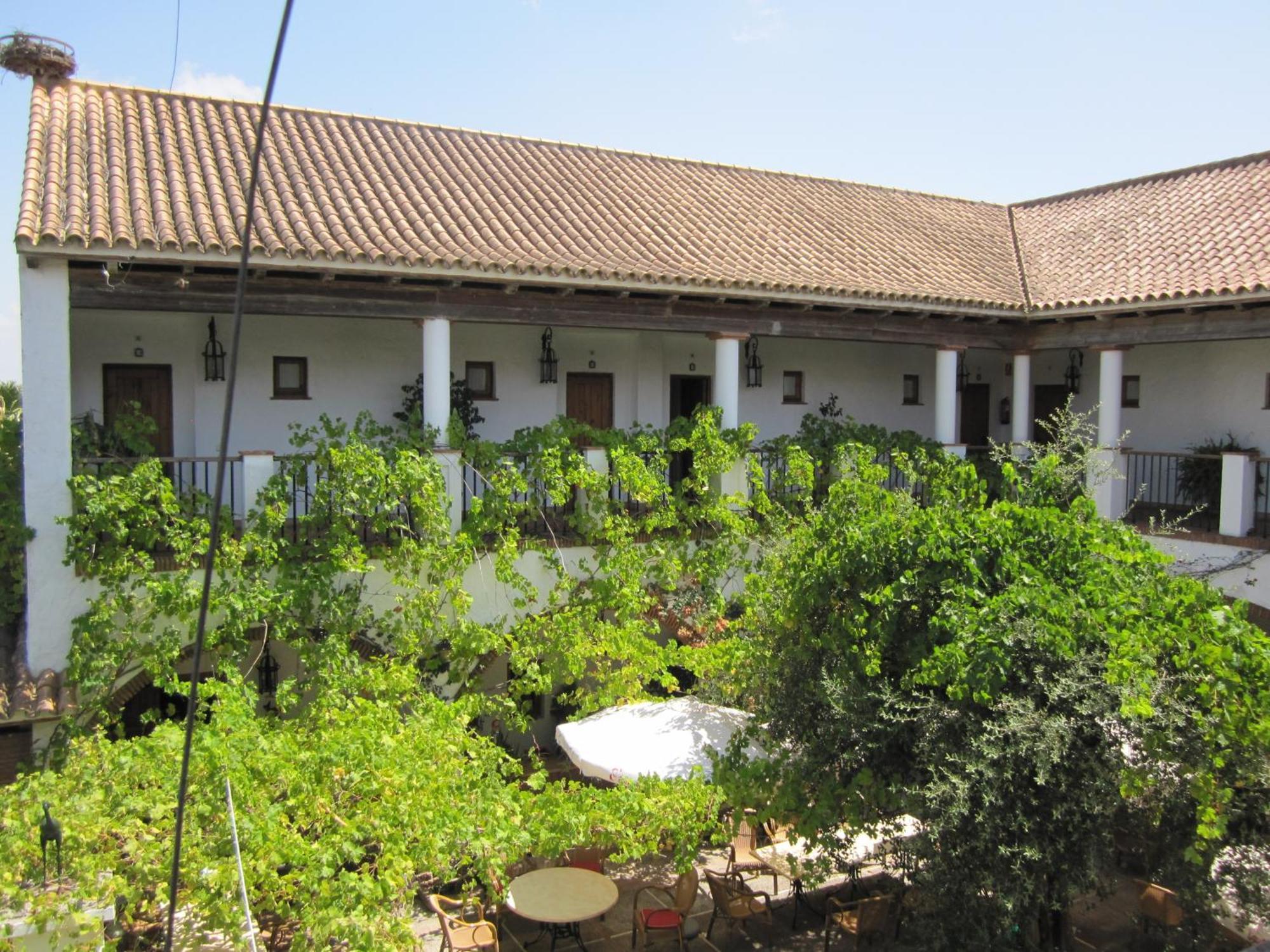 Hotel Cortijo Las Grullas Беналуп Касас Виехас Екстериор снимка
