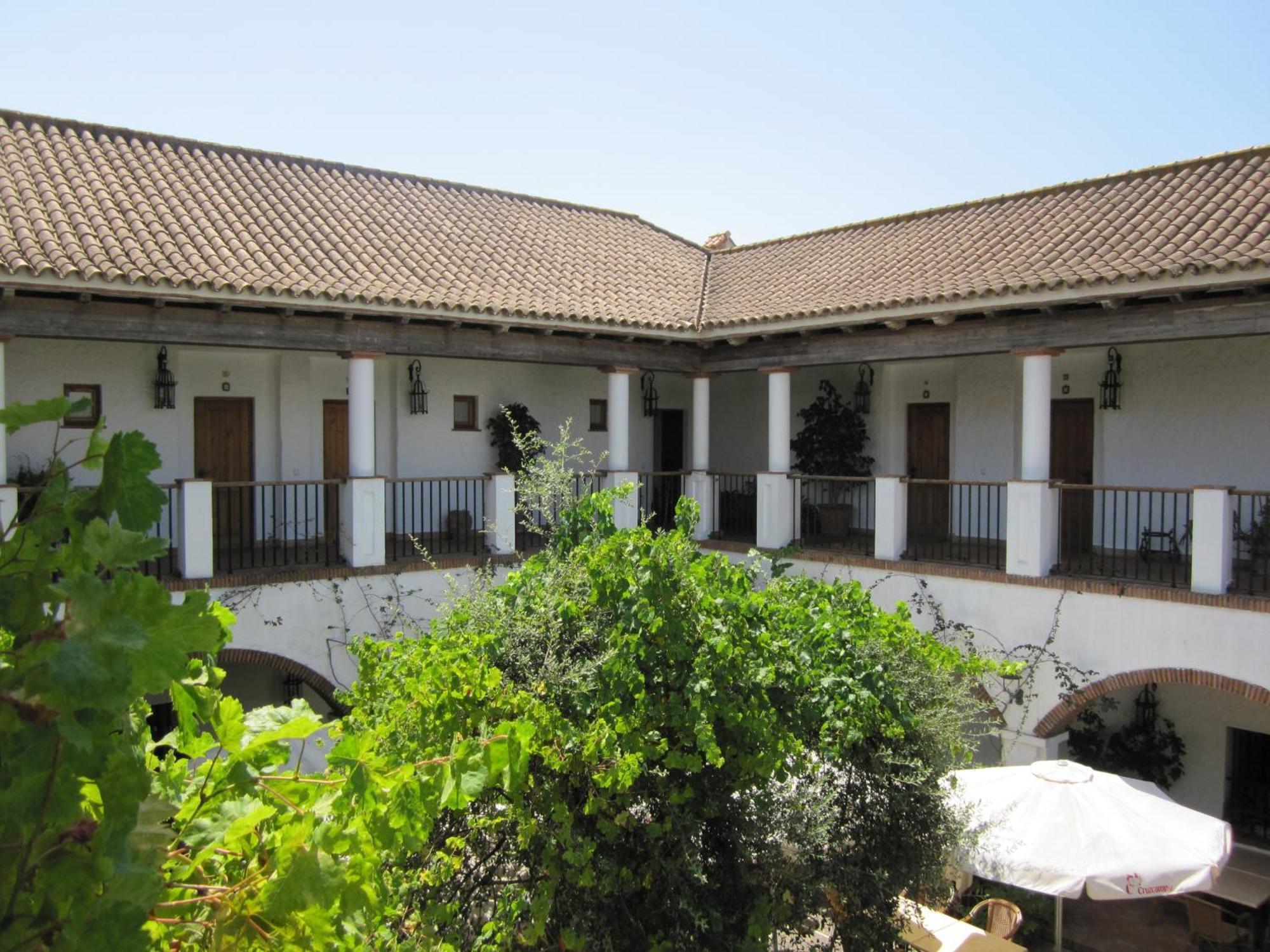 Hotel Cortijo Las Grullas Беналуп Касас Виехас Екстериор снимка