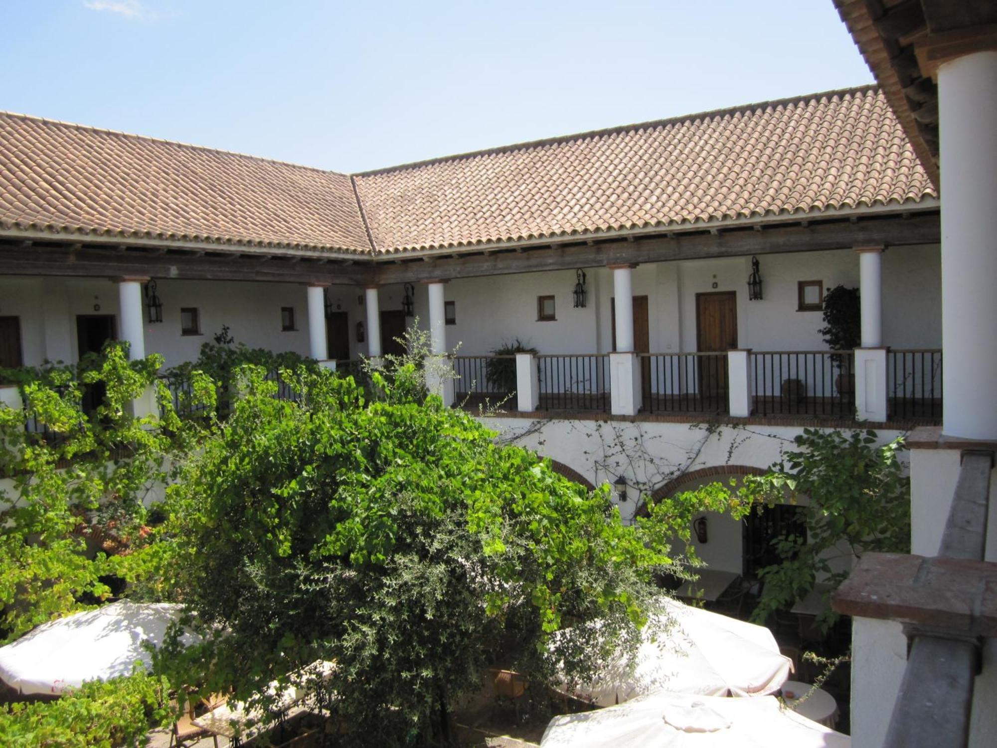 Hotel Cortijo Las Grullas Беналуп Касас Виехас Екстериор снимка
