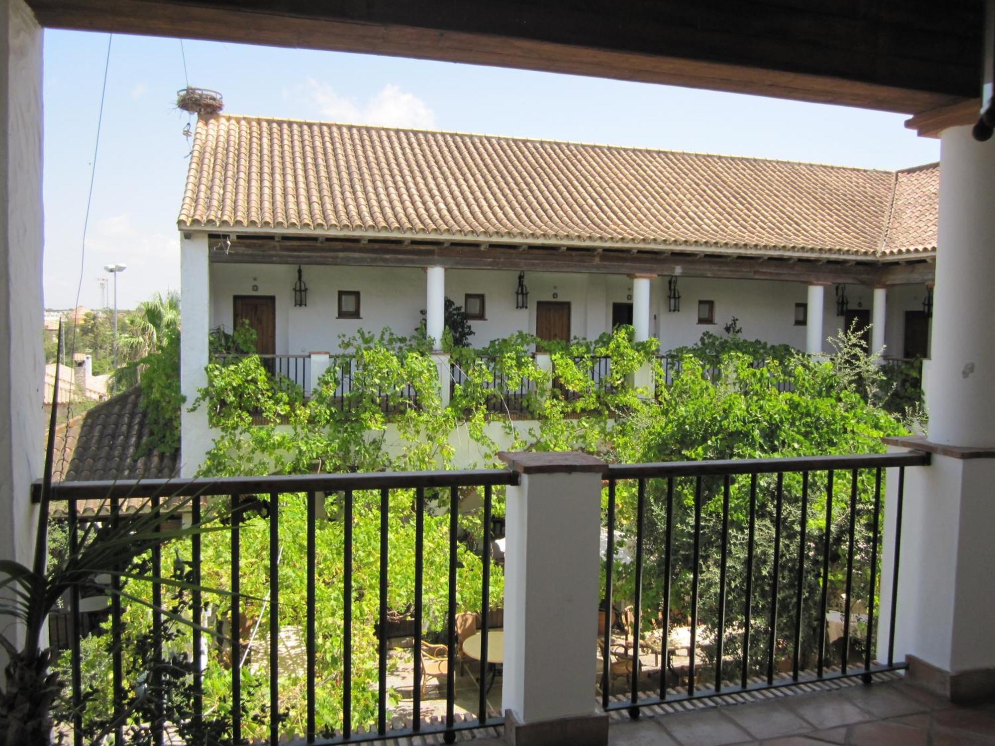 Hotel Cortijo Las Grullas Беналуп Касас Виехас Екстериор снимка