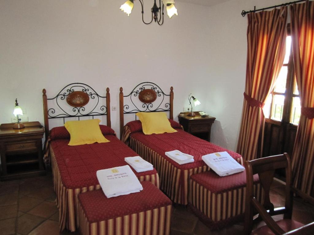 Hotel Cortijo Las Grullas Беналуп Касас Виехас Стая снимка