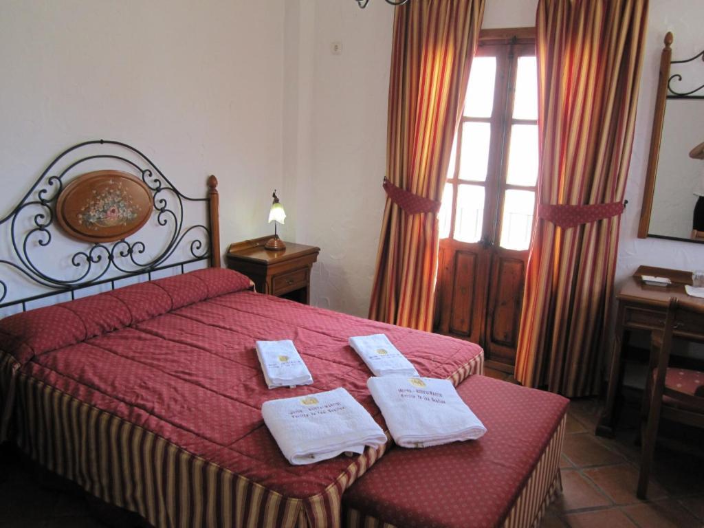 Hotel Cortijo Las Grullas Беналуп Касас Виехас Стая снимка